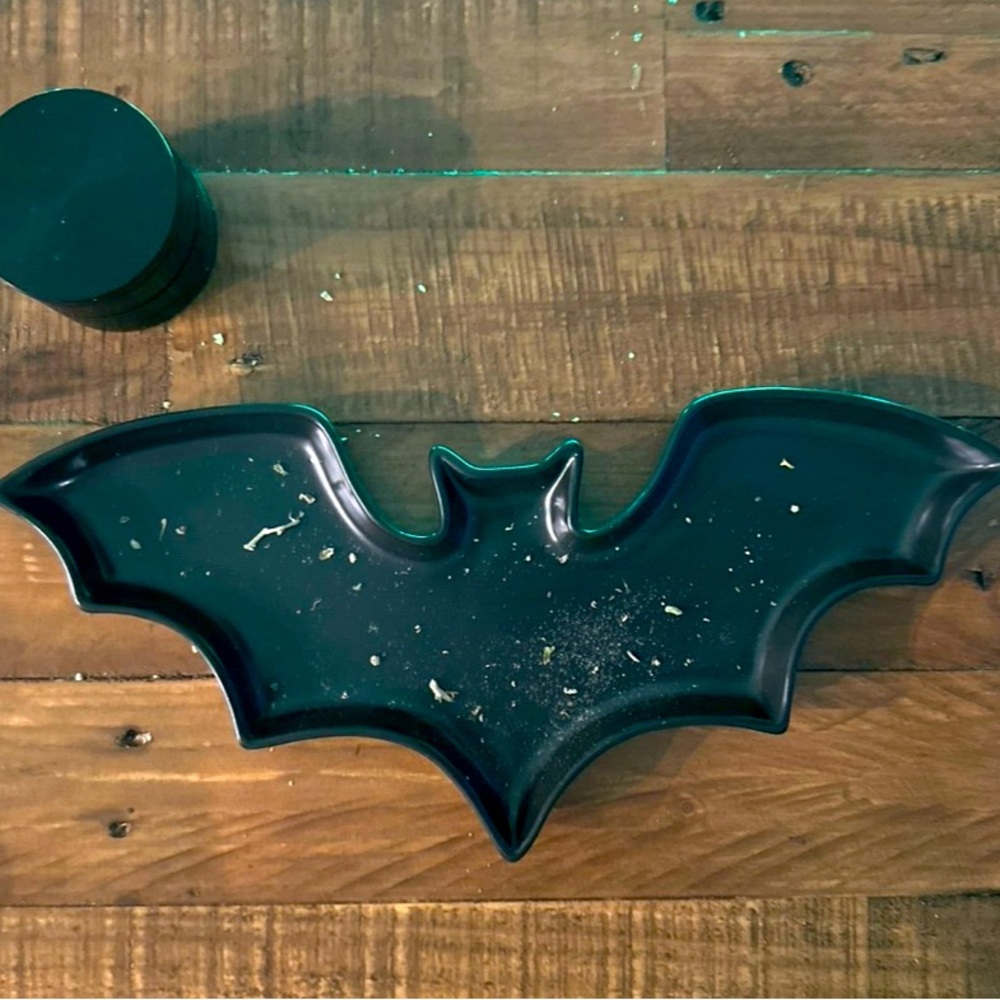Exclusive custom 🦇 tray